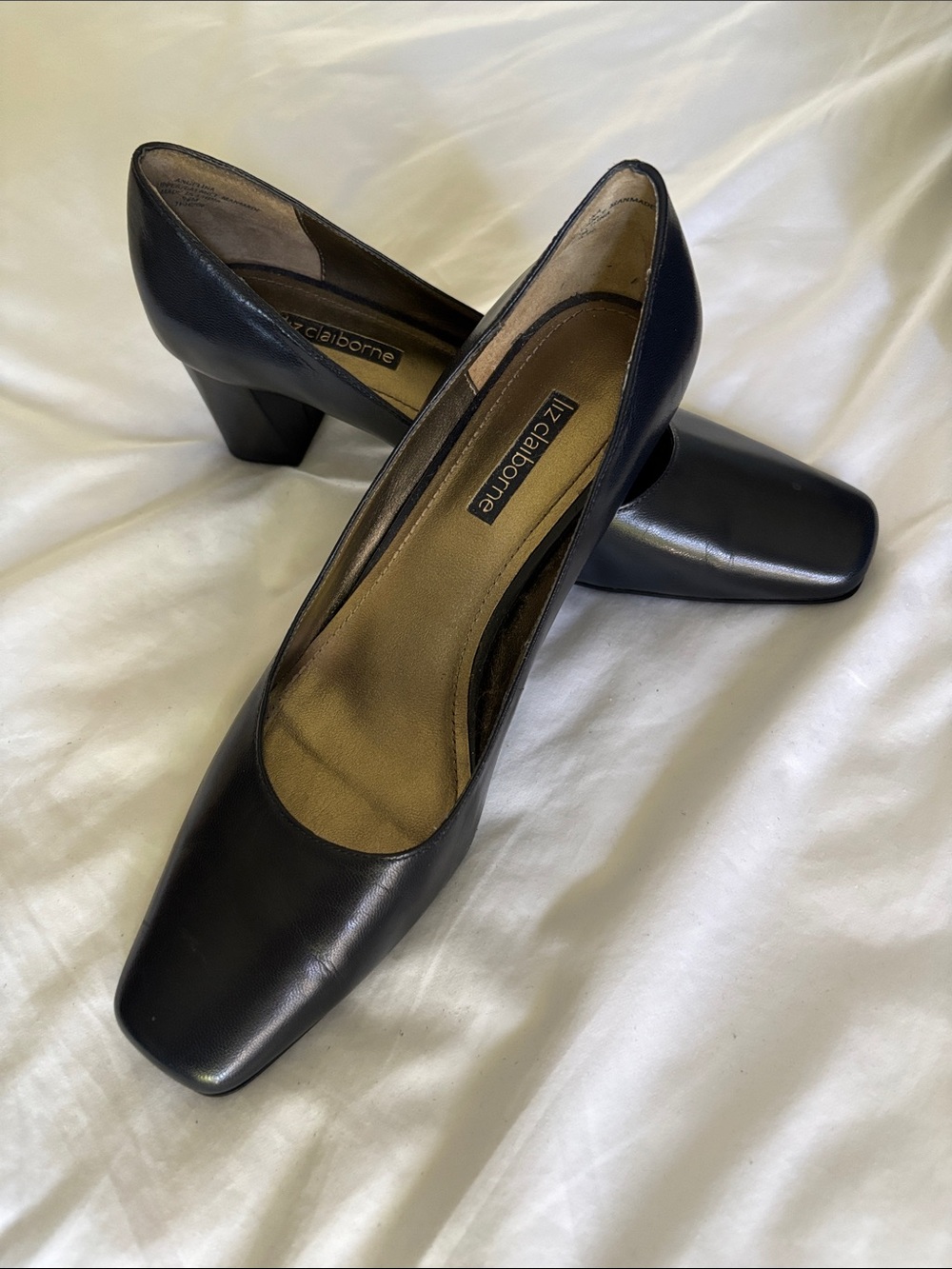 Liz Claiborne Navy Leather 2” Heels